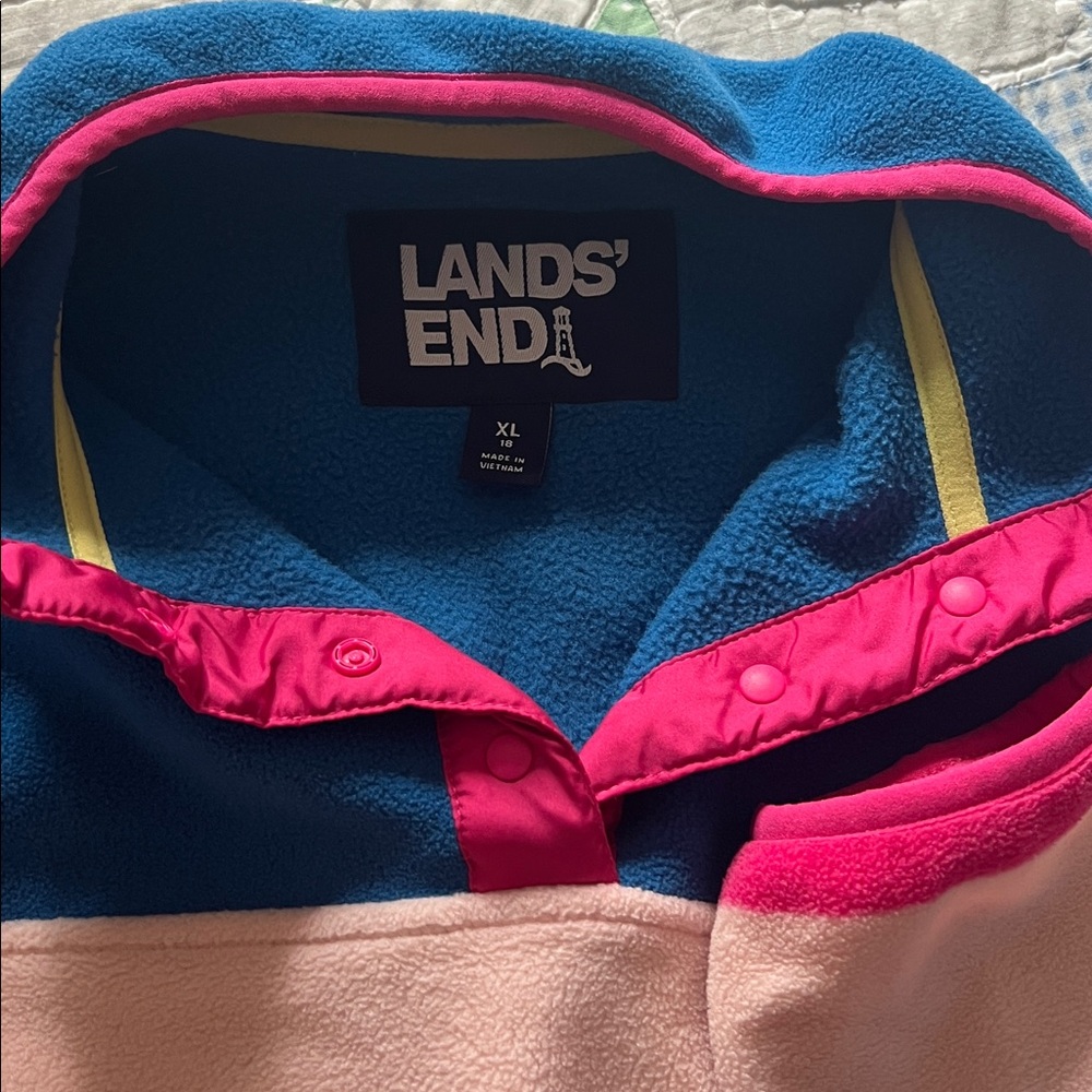 Lands End Pullover - Picture 3 of 3